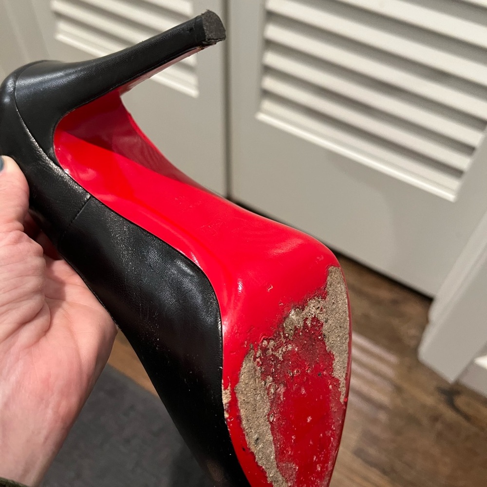 CHRISTIAN LOUBOUTIN Classic Heels *Size 39.5